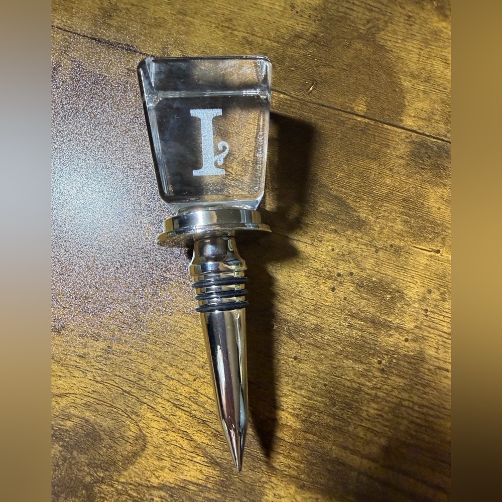 Lead Crystal Letter “I” Wine Stopper - Picture 1 of 4